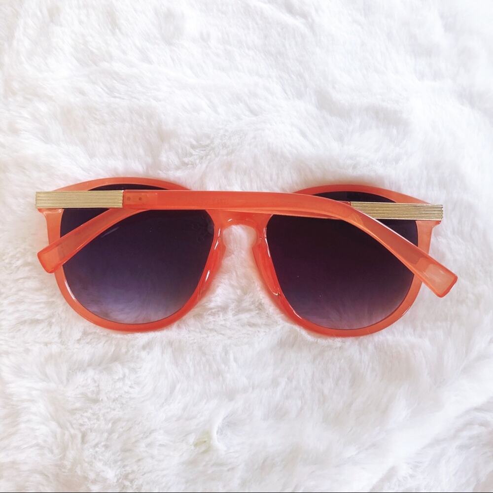 Celia Red Cat Eye Full Rim Sunglasses - Picture 9 of 10